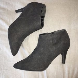 NEW LOOK BLACK LOW HEELS SIZE US 6.